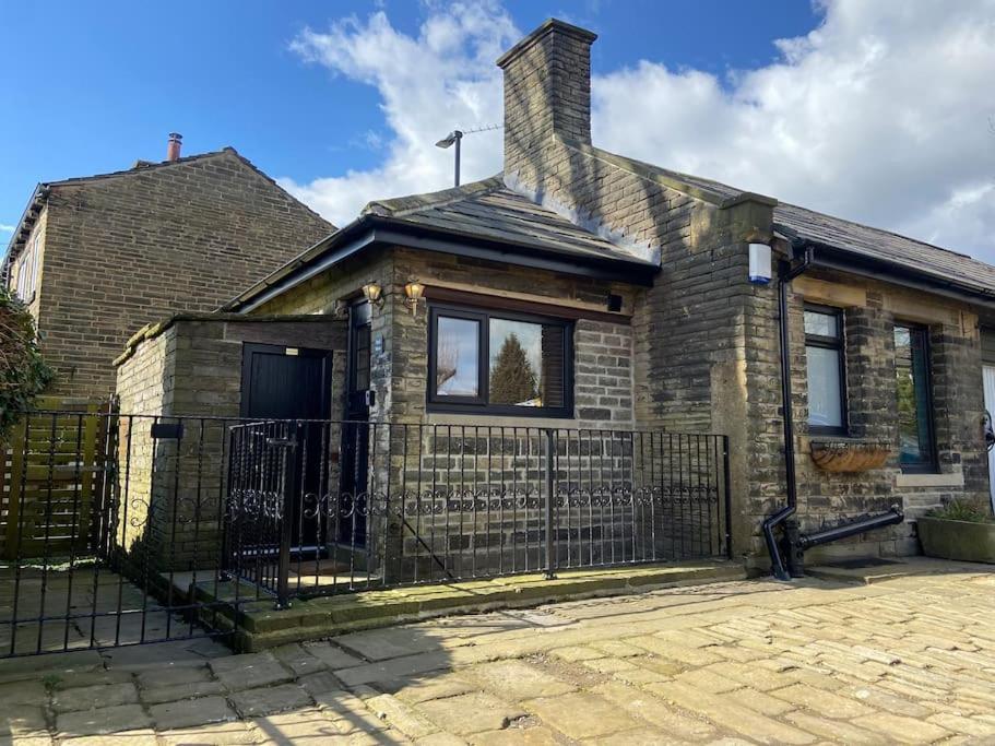 Unique Victorian Stable Conversion Halifax Zewnętrze zdjęcie